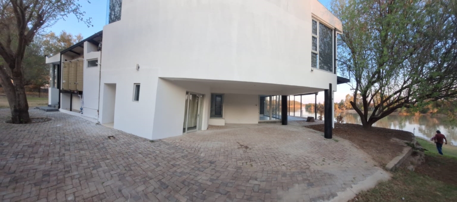 3 Bedroom Property for Sale in Bloemhof North West